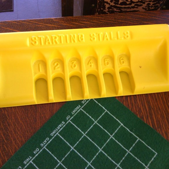 Lose Your Shirt vintage Waddingtons Games 1976 horse racing board game family - Picture 8 of 16